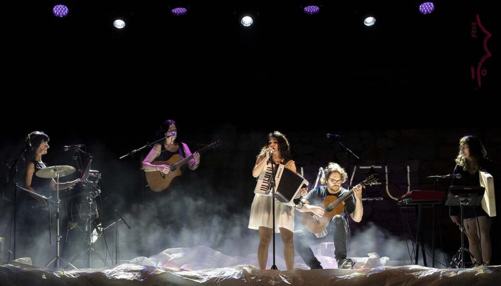 Concert de La Maria al Castellum Fractum de Sant Julià de Ramis (Gironès)