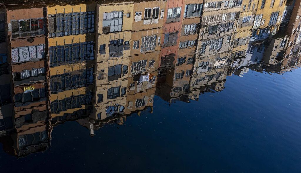 Mirall del Riu Onysr. Girona